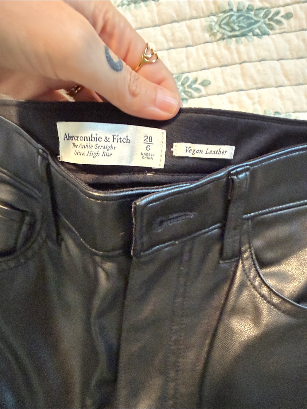 Abercrombie & Fitch Jean 3pk! (1 Zara) - Picture 7 of 8